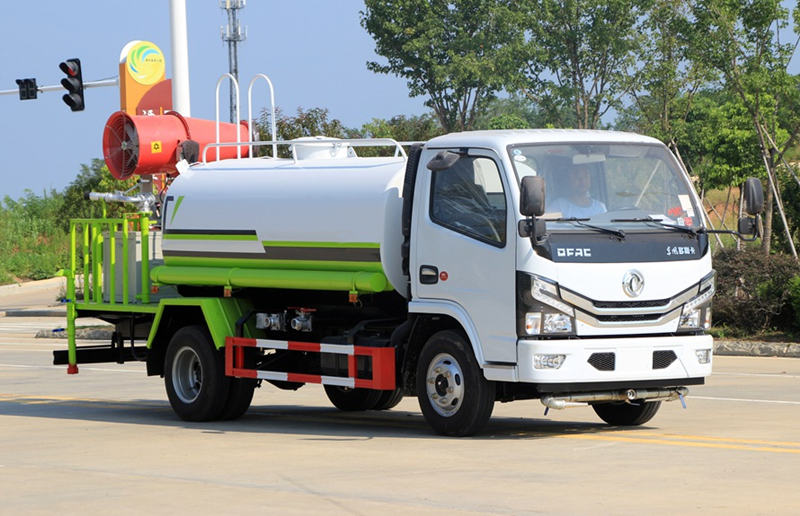 東風國六5噸噴霧車