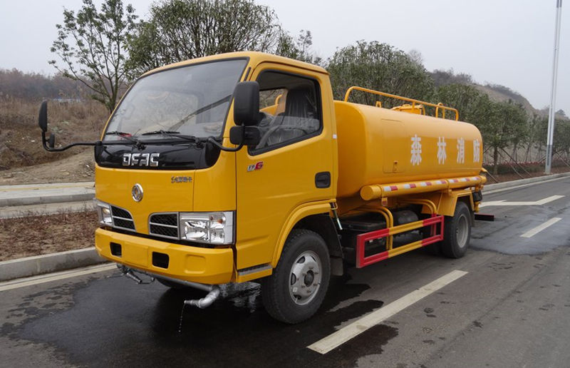 東風5噸消防灑水車