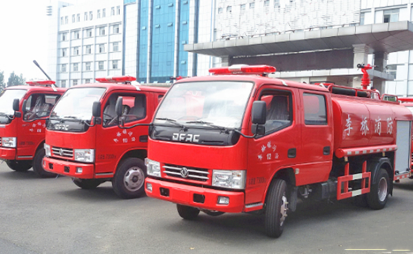 東風(fēng)多利卡雙排5-6立方消防灑水車(chē)